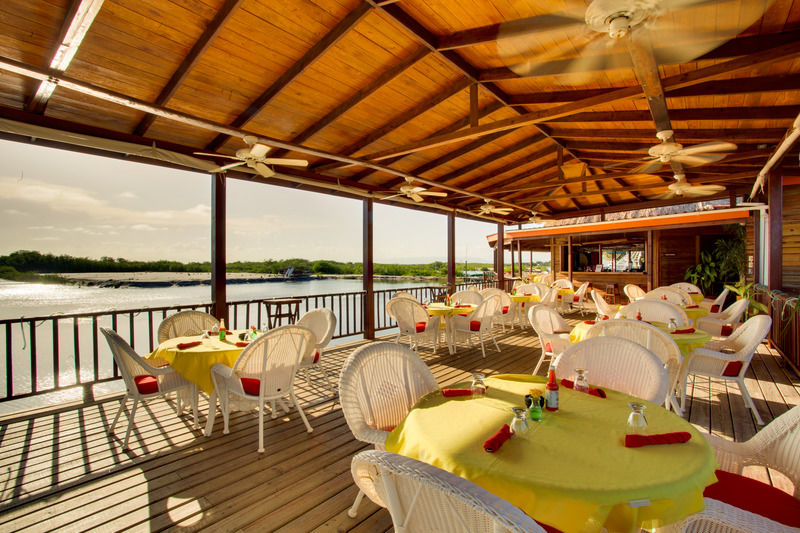 Robert'S Grove Beach Resort Placencia Экстерьер фото